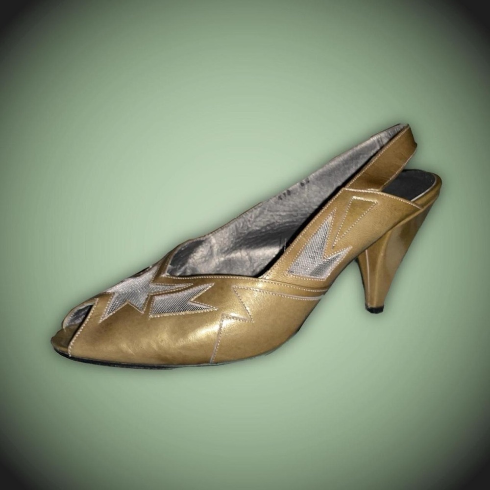 Vintage Gold Tan Star Mesh Heels